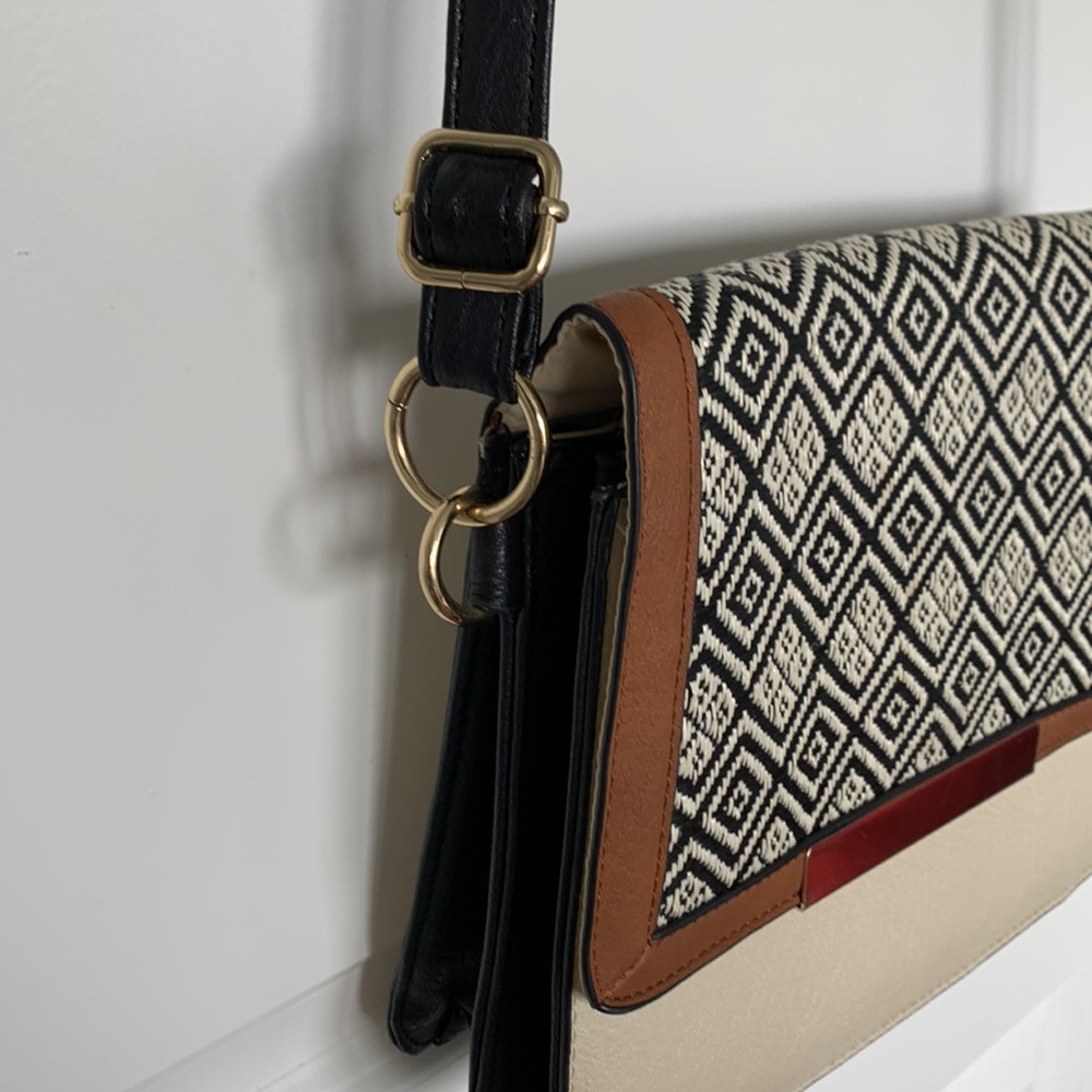 Patterned Purse - Picture 5 of 10